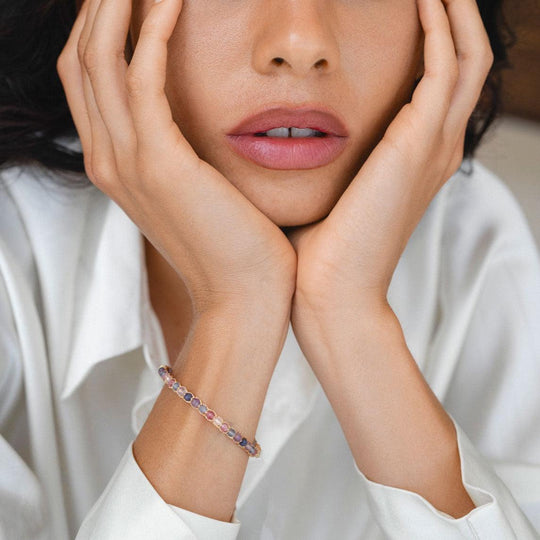 Samapura Style Guide: Mix & Match – Pairing Ombre Bracelets with Minimalist Outfits